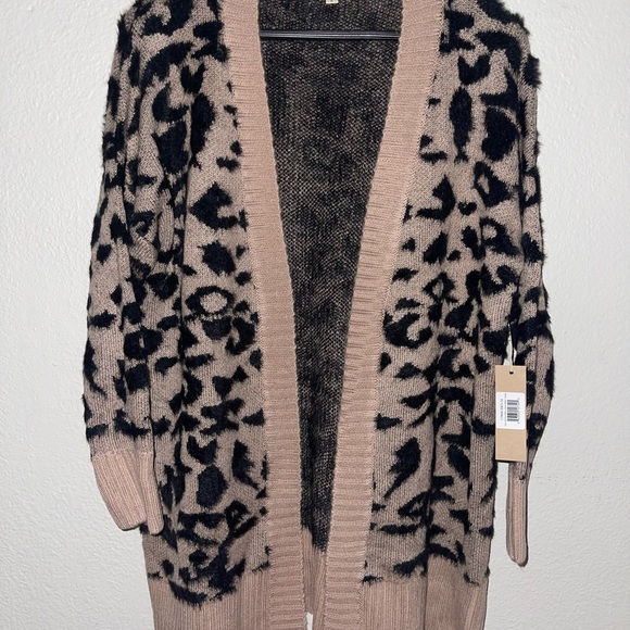 Dreamers by Debut Leopard Cheetah Print Cardigan Sweater - Picture 7 of 12